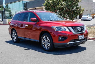2019 Nissan Pathfinder SV