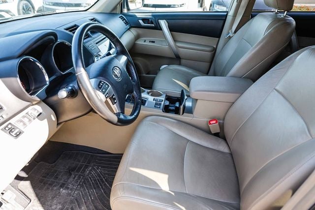 2012 Toyota Highlander SE