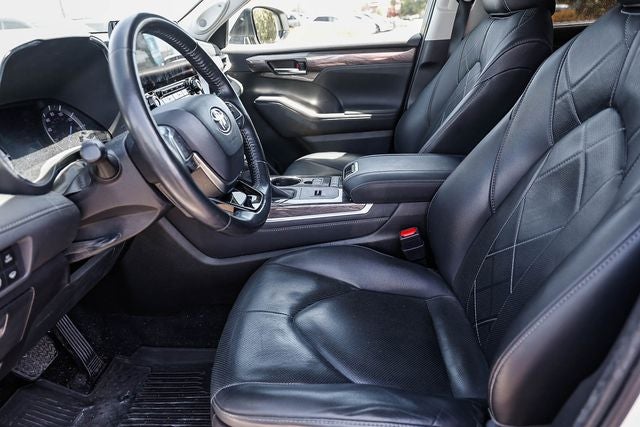 2020 Toyota Highlander Hybrid Platinum