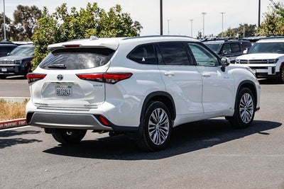 2020 Toyota Highlander Hybrid Platinum