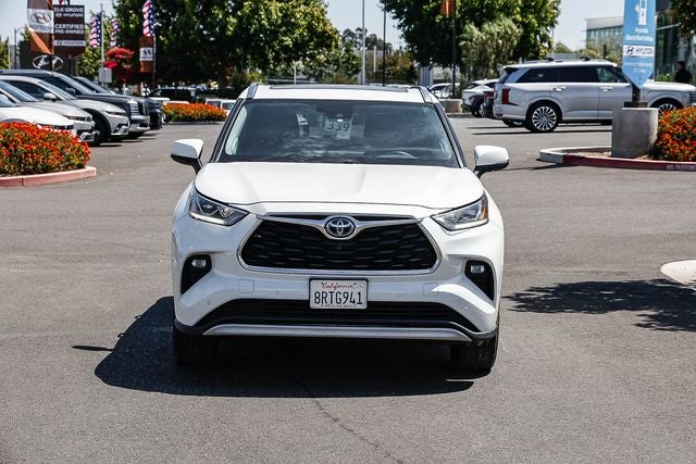 2020 Toyota Highlander Hybrid Platinum