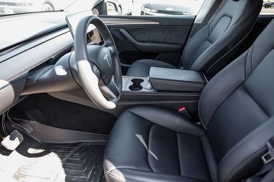 2024 Tesla Model Y Long Range