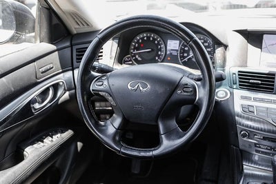2017 INFINITI Q70L 3.7
