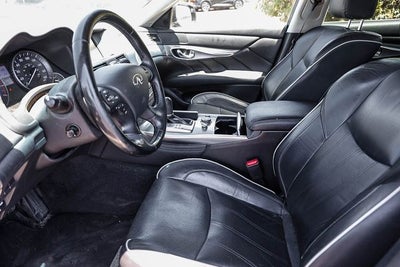 2017 INFINITI Q70L 3.7