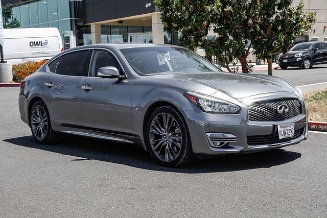 2017 INFINITI Q70L 3.7