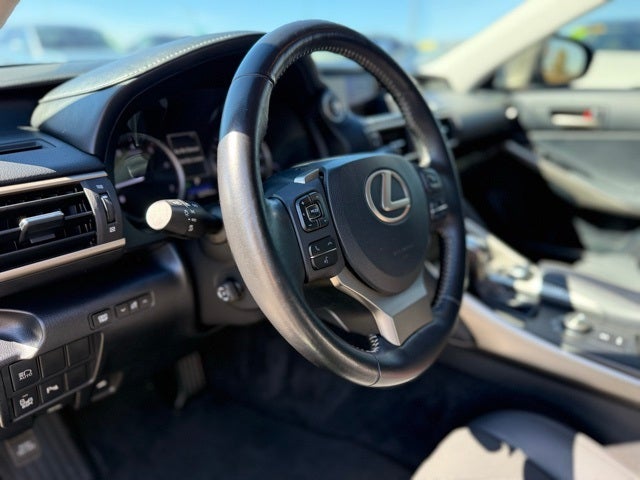 2018 Lexus IS 300