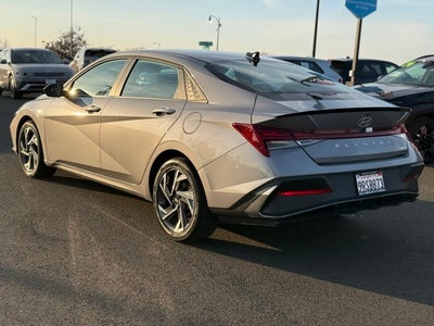 2025 Hyundai Elantra Hybrid SEL Sport