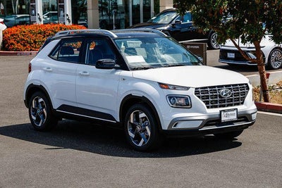 2026 Hyundai Venue SEL w/Two-Tone Roof