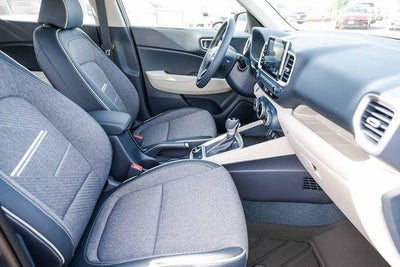 2026 Hyundai Venue SEL w/Two-Tone Roof