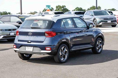 2026 Hyundai Venue SEL w/Two-Tone Roof