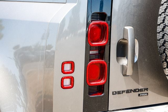 2023 Land Rover Defender 110 SE