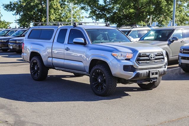 2017 Toyota Tacoma SR