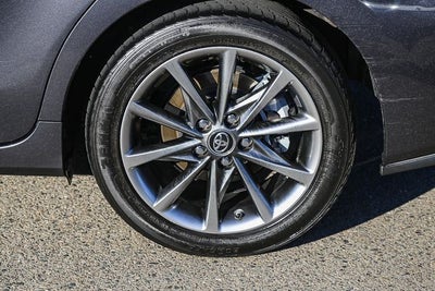 2017 Toyota Prius v Five