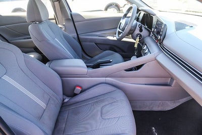 2023 Hyundai Elantra SE