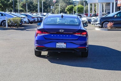 2023 Hyundai Elantra SE