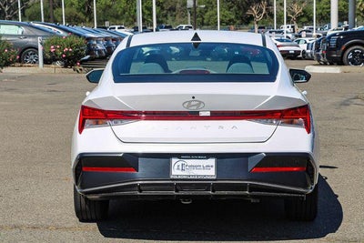 2025 Hyundai Elantra SEL Convenience