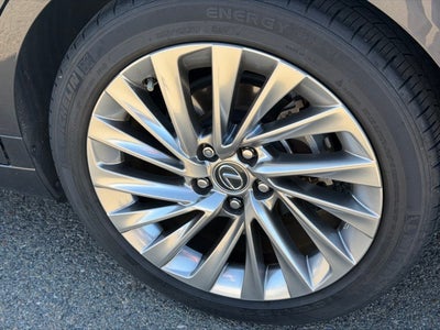 2023 Lexus ES 300h Luxury