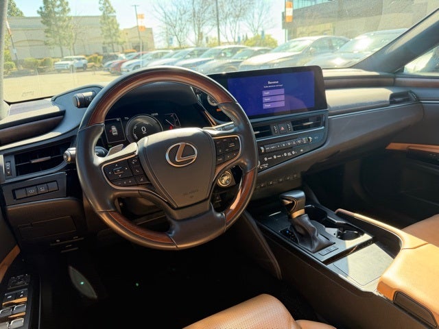 2023 Lexus ES 300h Luxury