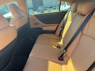 2023 Lexus ES 300h Luxury