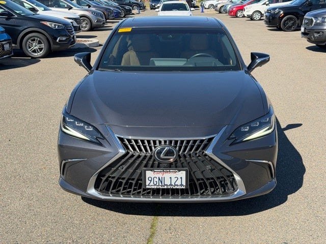 2023 Lexus ES 300h Luxury
