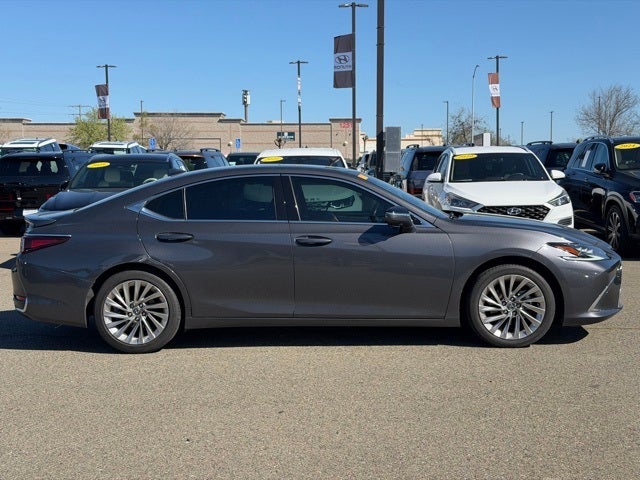 2023 Lexus ES 300h Luxury