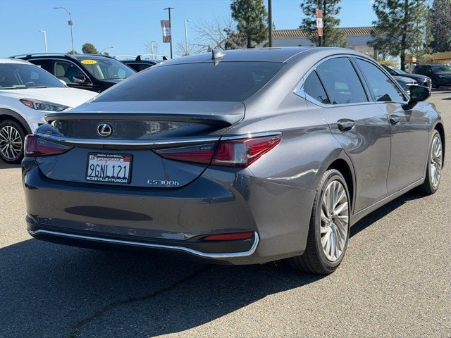 2023 Lexus ES 300h Luxury