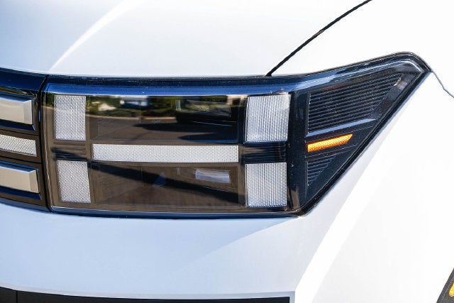 2027 Hyundai Santa Fe SE FWD