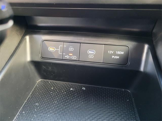 2025 Hyundai Santa Cruz SE FWD