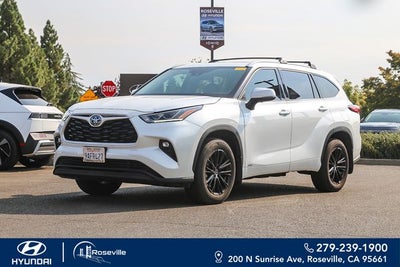 2022 Toyota Highlander Hybrid Bronze Edition