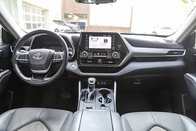 2022 Toyota Highlander Hybrid Bronze Edition