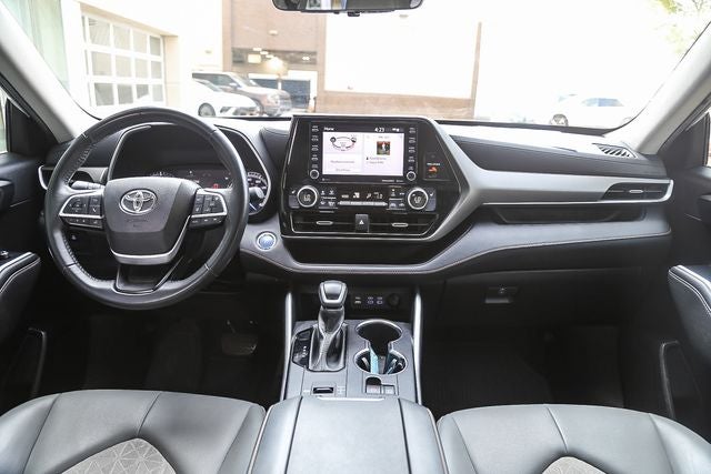 2022 Toyota Highlander Hybrid Bronze Edition