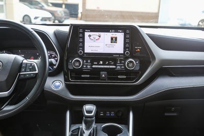 2022 Toyota Highlander Hybrid Bronze Edition