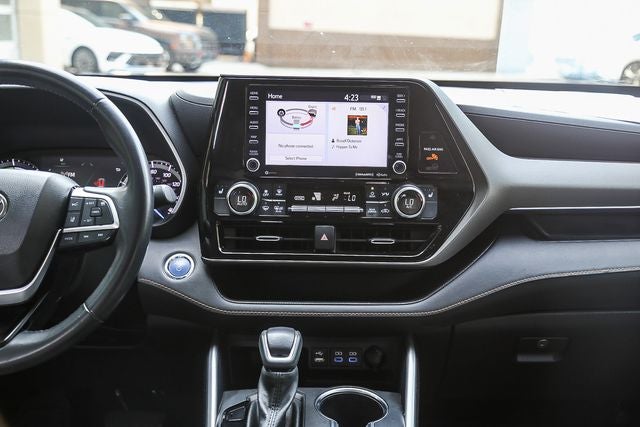 2022 Toyota Highlander Hybrid Bronze Edition