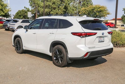 2022 Toyota Highlander Hybrid Bronze Edition