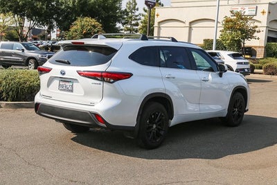 2022 Toyota Highlander Hybrid Bronze Edition