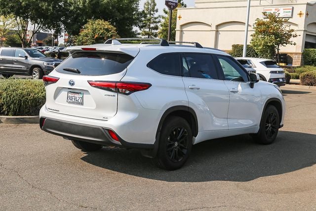 2022 Toyota Highlander Hybrid Bronze Edition