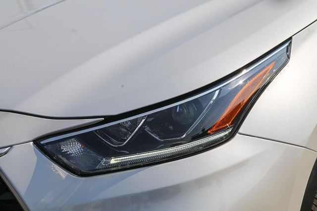 2022 Toyota Highlander Hybrid Bronze Edition
