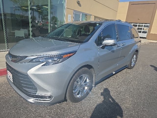 2024 Toyota Sienna Platinum 7 Passenger