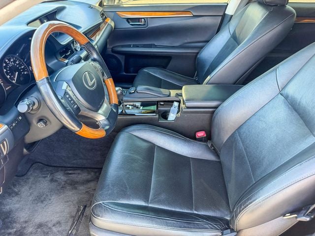 2015 Lexus ES 300h