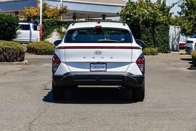 2027 Hyundai Kona SE FWD