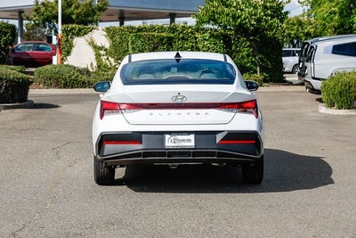 2026 Hyundai Elantra SE