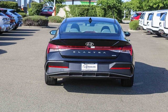 2025 Hyundai Elantra Hybrid SEL Sport