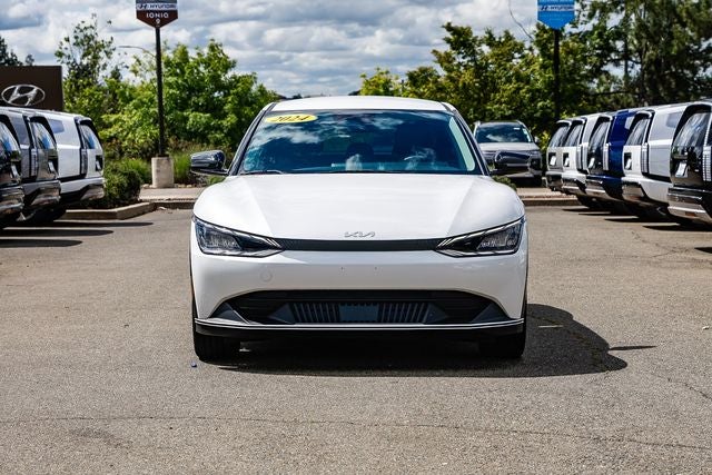 2024 Kia EV6 Light