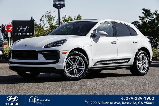 2024 Porsche Macan Base